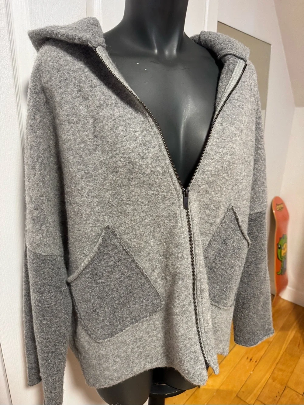 jacket - Picture 2 of 4